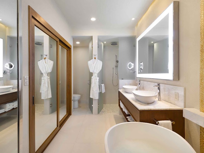 Villa La Valencia Beach Resort & Spa Los Cabos thumbnail 4