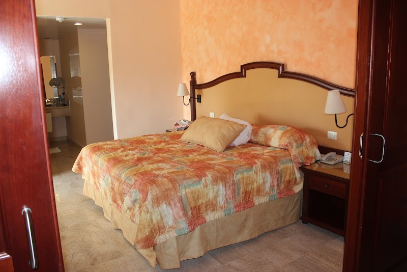 Grand Palladium Vallarta Resort & Spa thumbnail 2