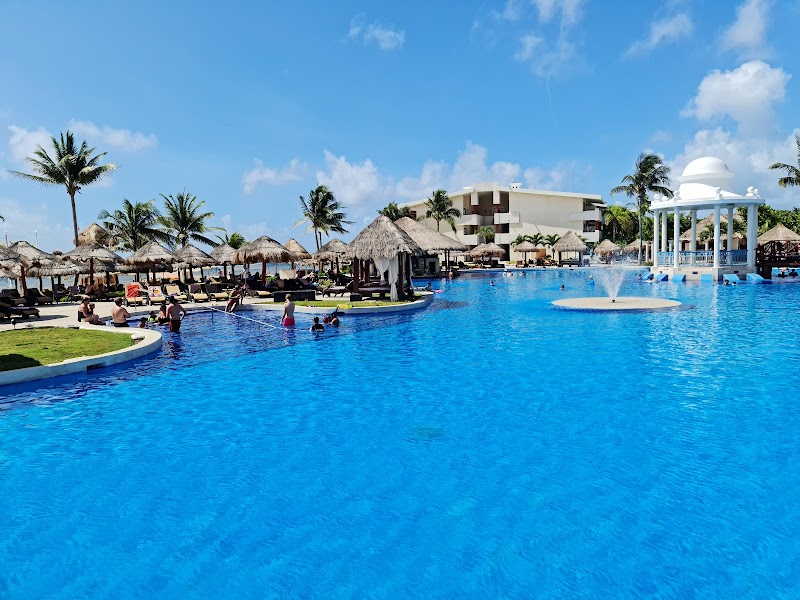 Dreams Sapphire Resort & Spa thumbnail 3