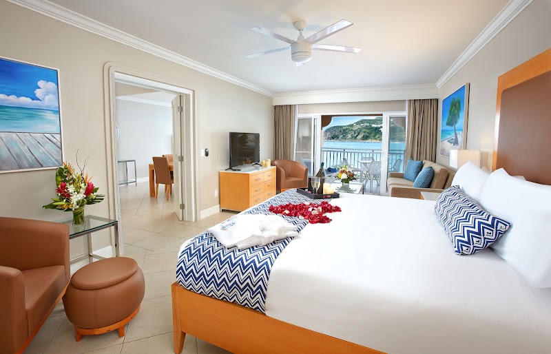 Divi Little Bay Beach Resort thumbnail 2