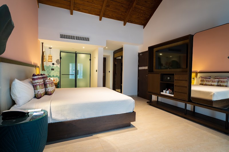 Tropical Deluxe Princess thumbnail 2