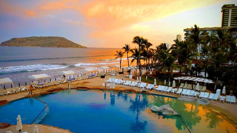 Costa de Oro Beach Hotel thumbnail 3