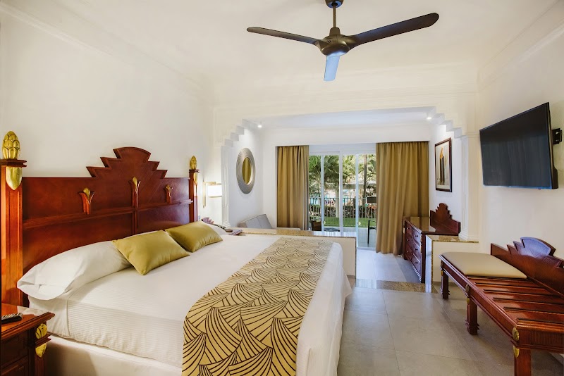 Hotel Riu Vallarta thumbnail 2