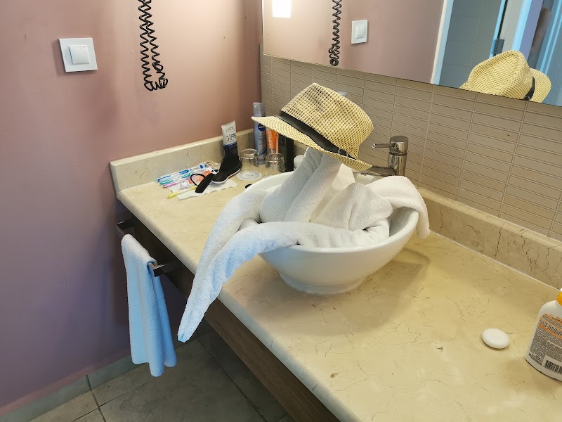 Melia Jardines del Rey thumbnail 4