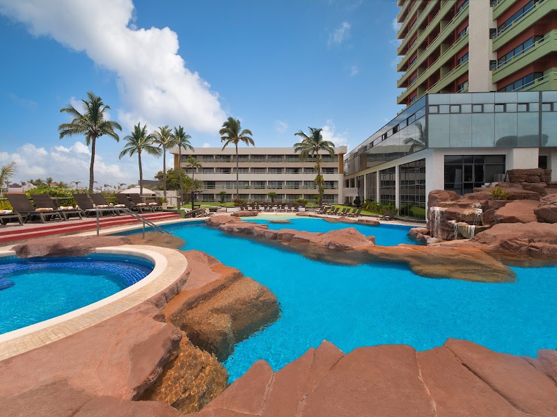 El Cid El Moro Beach Hotel thumbnail 3