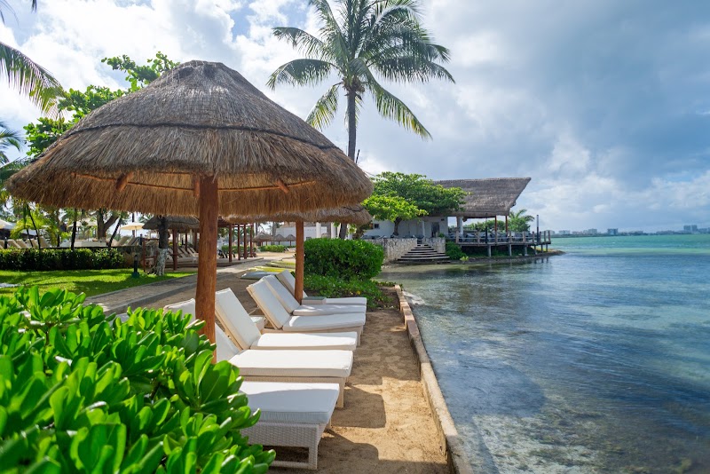 Sunset Marina Resort & Yacht Club thumbnail 5