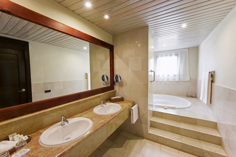 Catalonia Bavaro Cana Golf & Casino Resort thumbnail 4