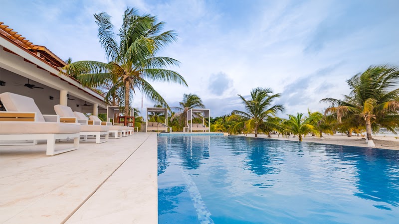 Manta Island Resort thumbnail 3