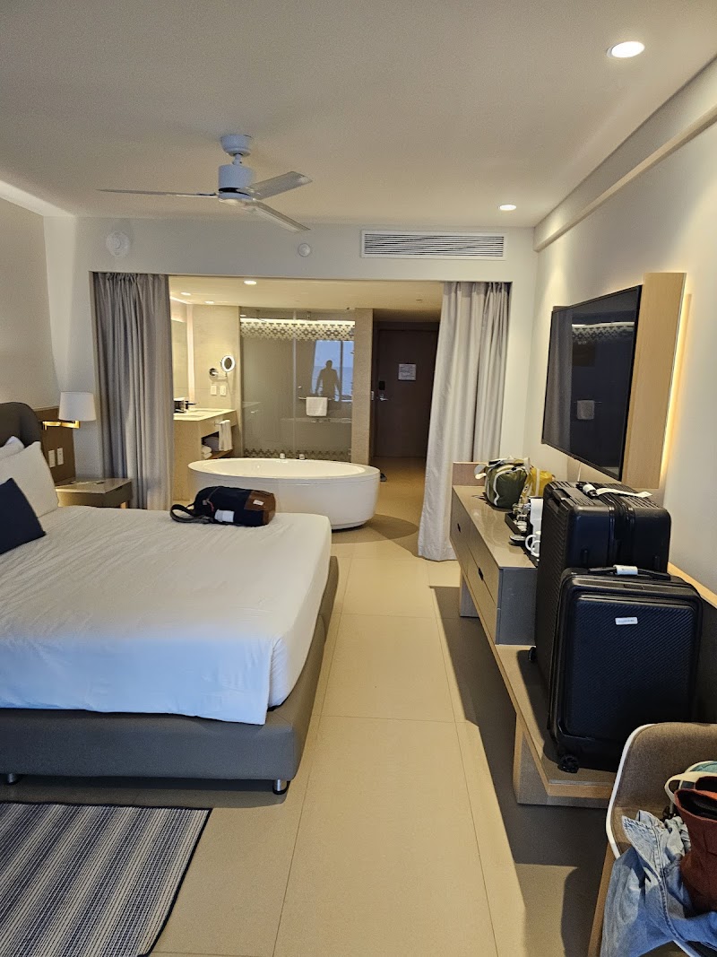 Royalton Splash Riviera Cancun, An Autograph Collection All-Inclusive Resort thumbnail 2