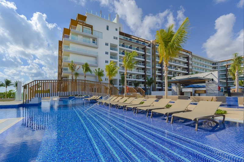 Royalton Splash Riviera Cancun, An Autograph Collection All-Inclusive Resort thumbnail 5