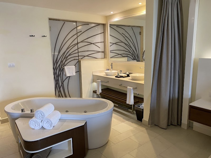 Hideaway at Royalton Negril, An Autograph Collection All-Inclusive Resort - Adults Only thumbnail 4