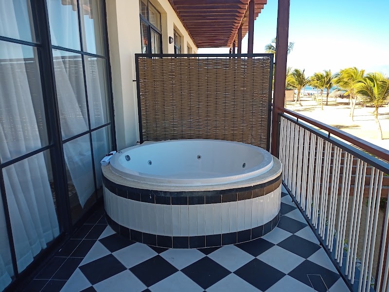 Ocean El Faro thumbnail 4