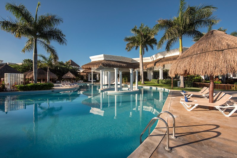 Grand Riviera Princess thumbnail 3