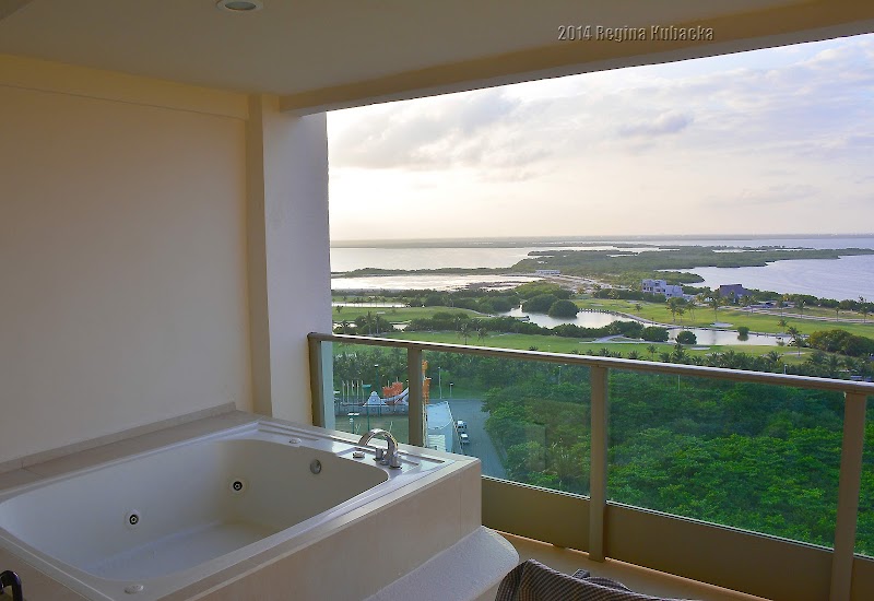 Seadust Cancun Family Resort thumbnail 4