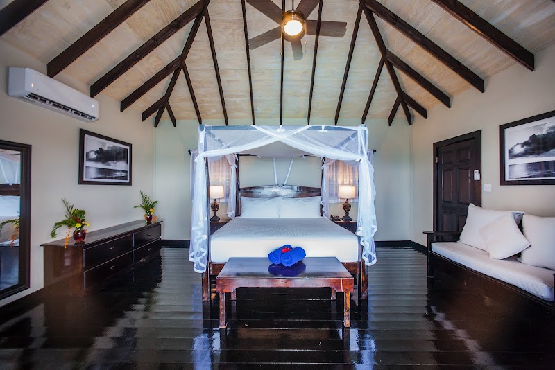 COCOS Hotel Antigua thumbnail 2