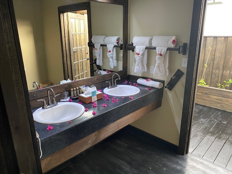 COCOS Hotel Antigua thumbnail 4