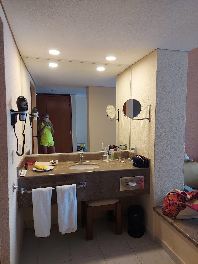 Occidental Tucancun thumbnail 4