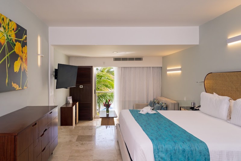 Sunset Royal Beach Resort thumbnail 2