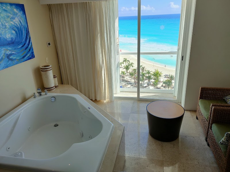 Sunset Royal Beach Resort thumbnail 4