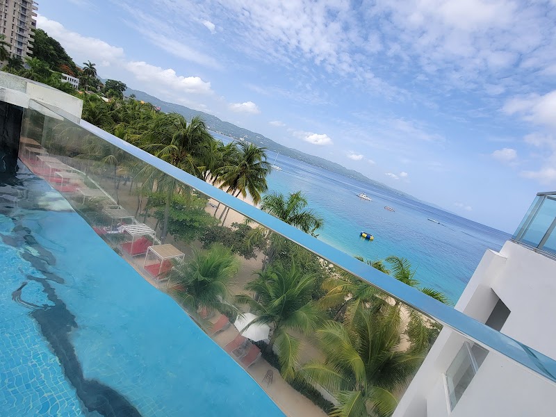 S Hotel Montego Bay thumbnail 3