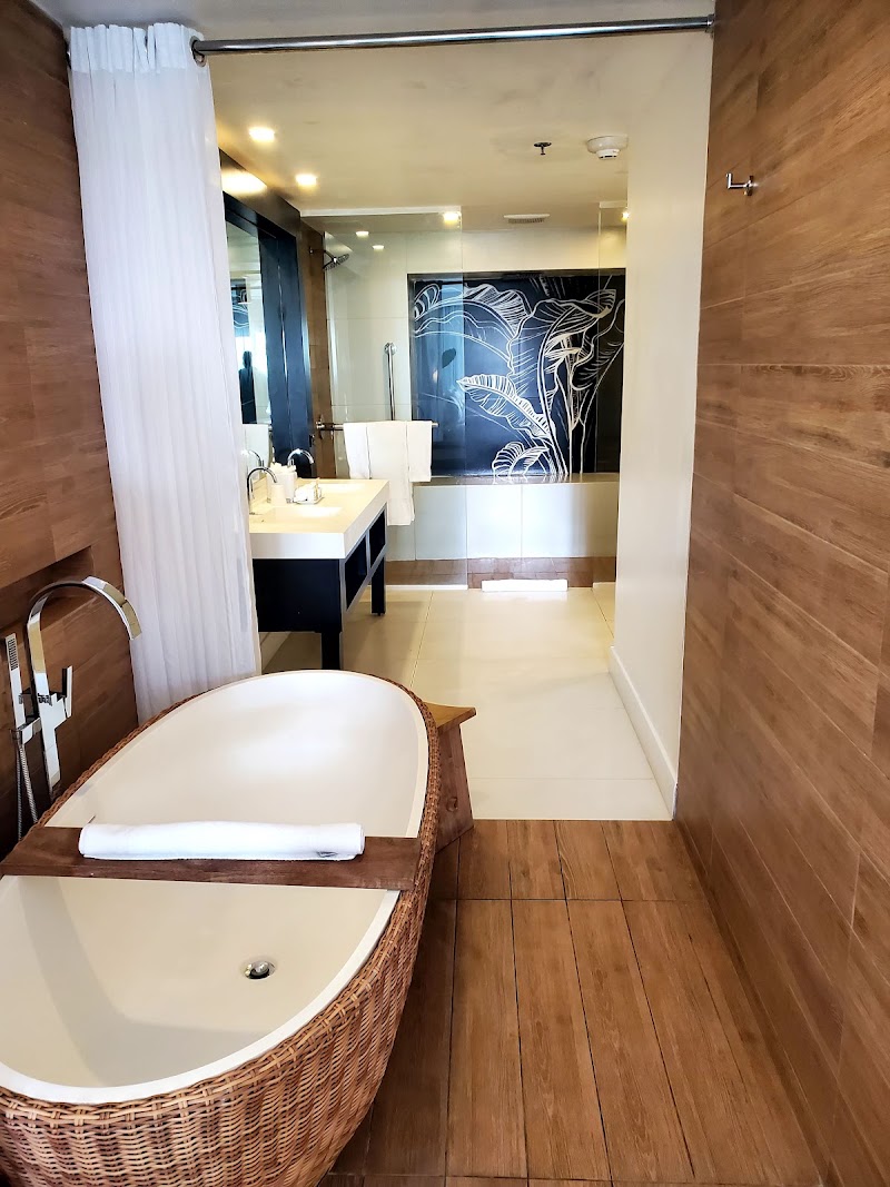 S Hotel Montego Bay thumbnail 4