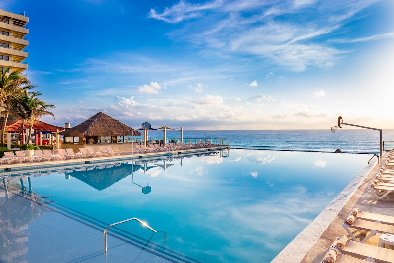 Crown Paradise Club Cancun thumbnail 3