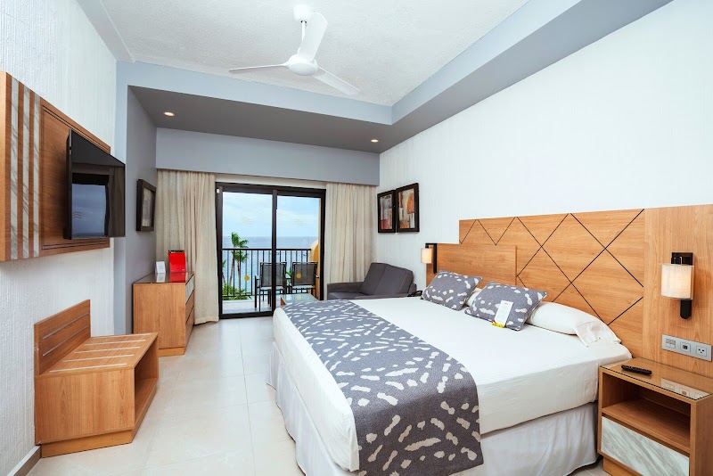 Hotel Riu Santa Fe thumbnail 2