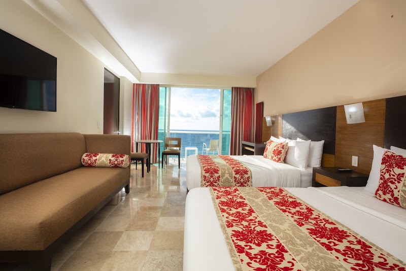 Hotel Krystal Cancun thumbnail 2