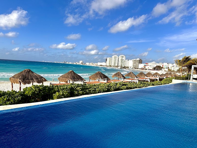 Krystal Grand Cancún All Inclusive thumbnail 3