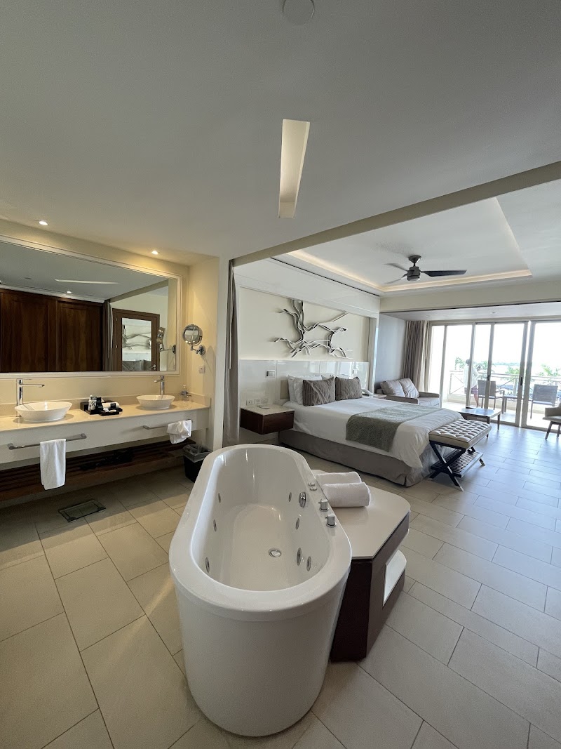 Royalton Negril, An Autograph Collection All-Inclusive Resort thumbnail 4