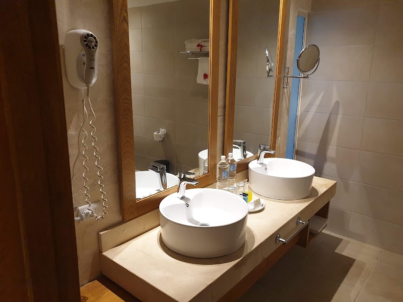 Vista Sol Punta Cana Beach Resort & Spa thumbnail 4