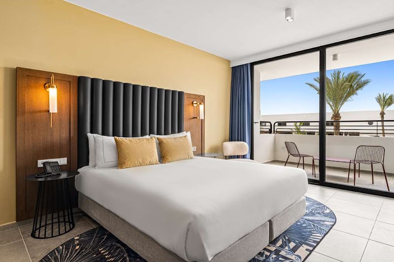 The Rif At Mangrove Beach Corendon Curacao All-inclusive, Curio By Hilton thumbnail 2