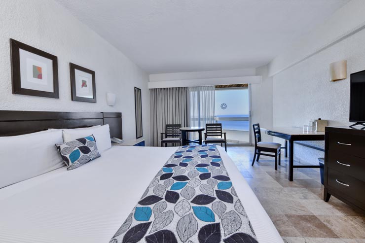 Hotel Krystal Ixtapa thumbnail 2