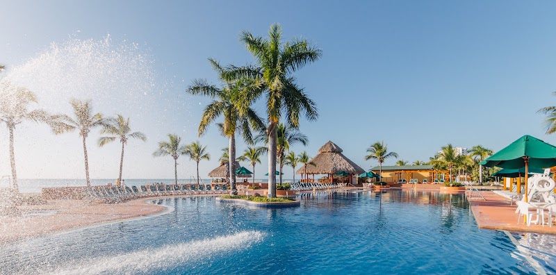 Grand Decameron Panama, A Trademark All-inclusive Resort thumbnail 3