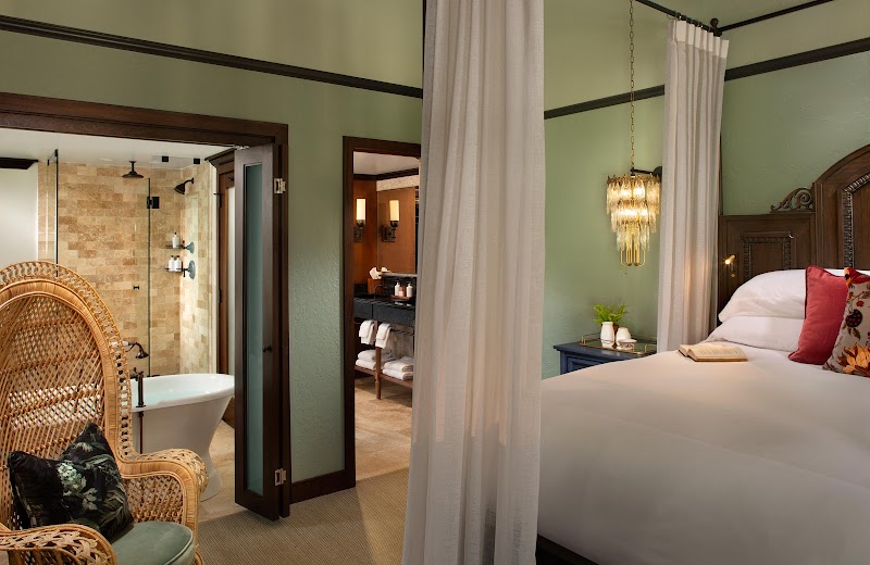 Little Palm Island Resort & Spa thumbnail 2