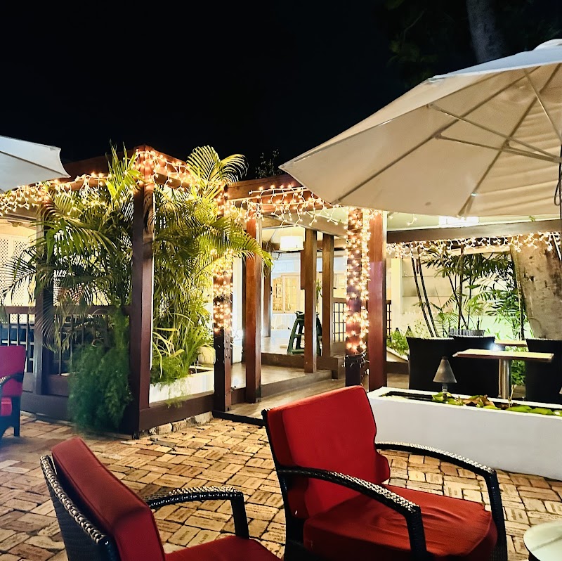 Island Inn Hotel thumbnail 4