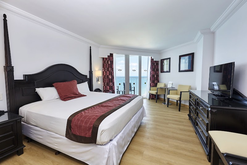 Hotel Riu Palace Paradise Island thumbnail 2