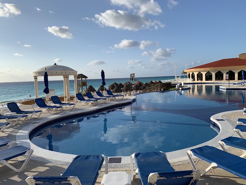 Golden Parnassus All Inclusive Resort & Spa Cancun thumbnail 3