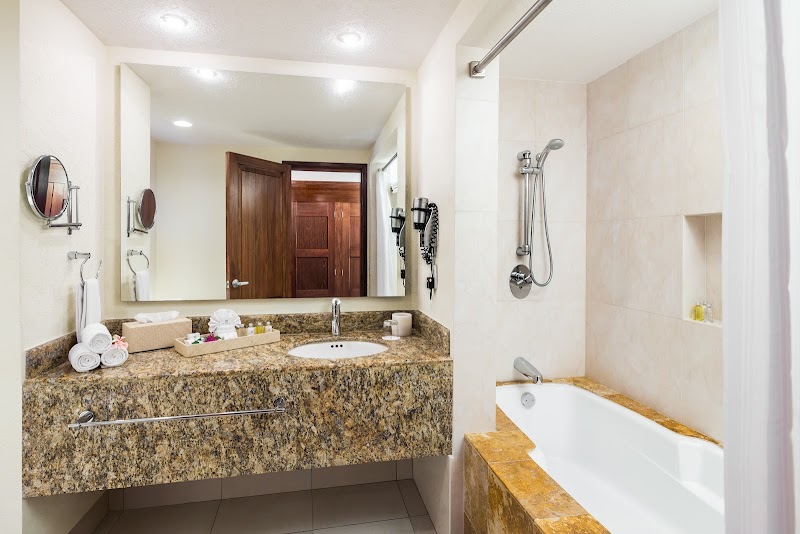 BlueBay Grand Esmeralda thumbnail 4