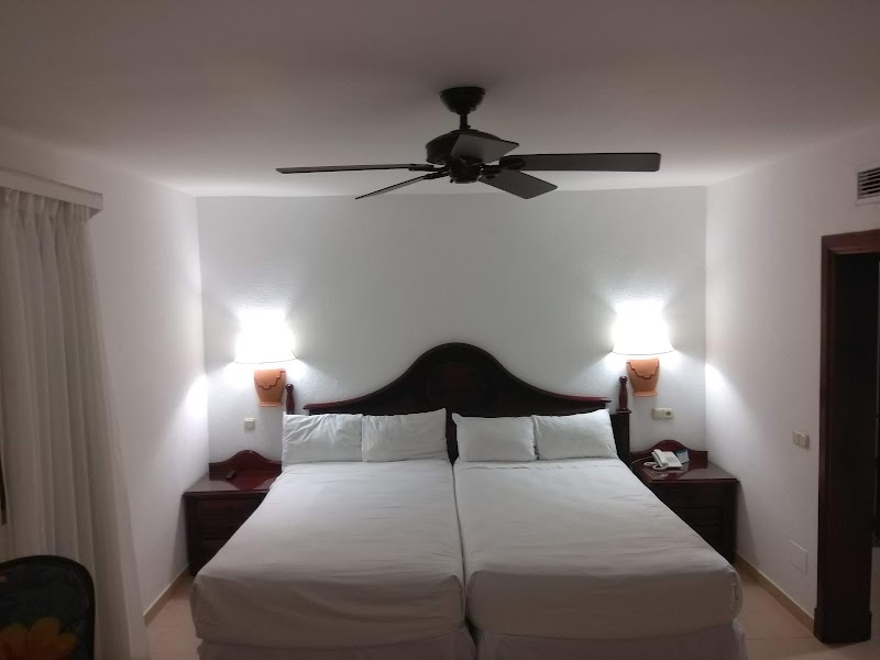 Playabachata Spa Resort thumbnail 2