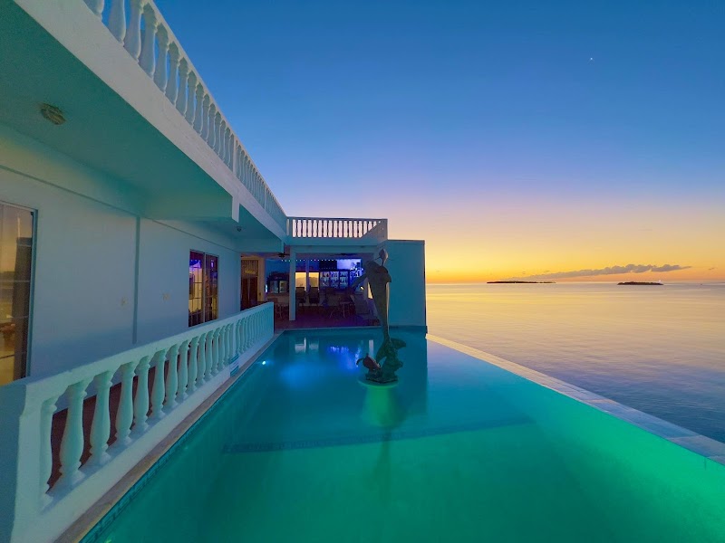 Villa on Dunbar Rock thumbnail 3