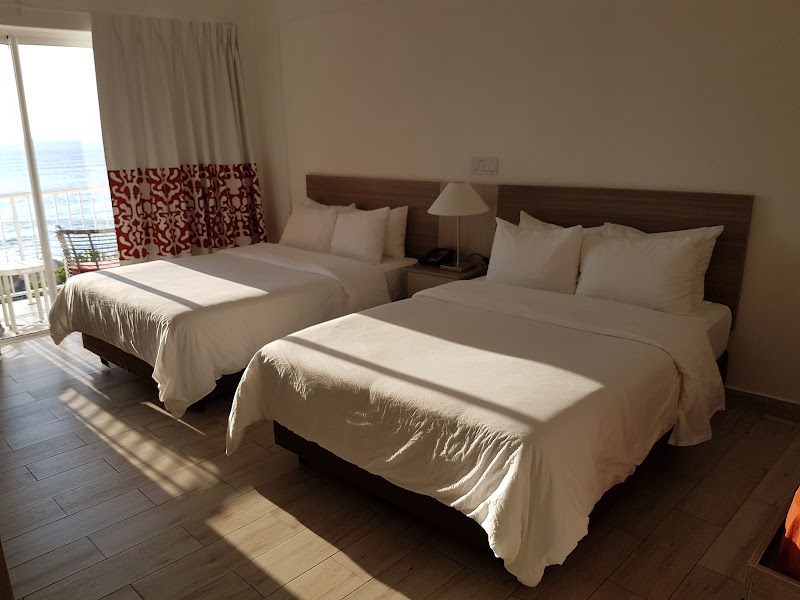 Grand Decameron Cornwall Beach, A Trademark All-Inclusive Resort thumbnail 2