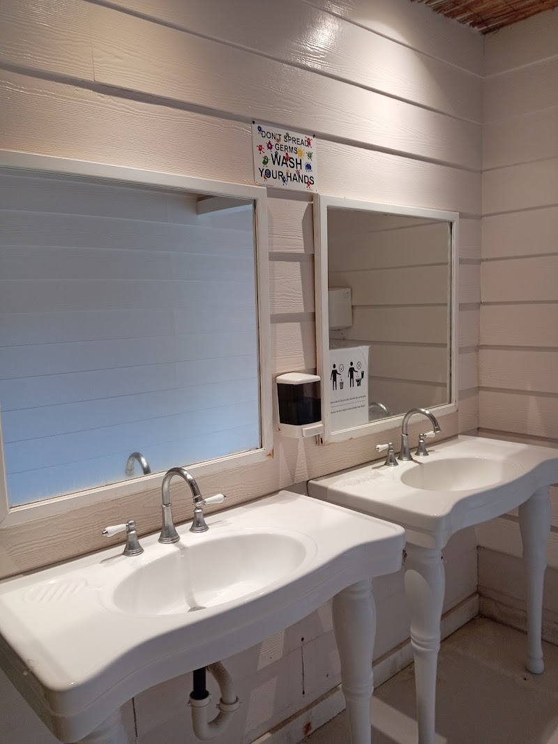 Henry Morgan Beach Resort thumbnail 4