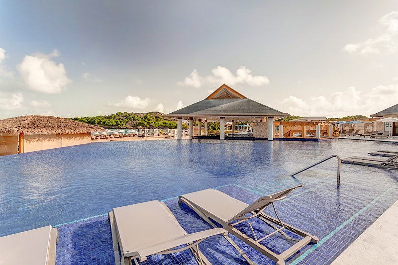 Royalton Antigua, An Autograph Collection All-Inclusive Resort thumbnail 3