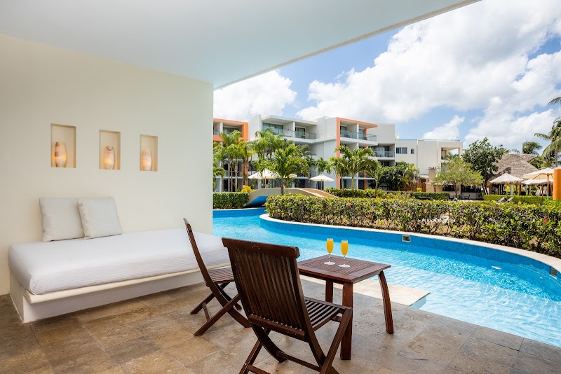 Secrets Aura Cozumel thumbnail 3