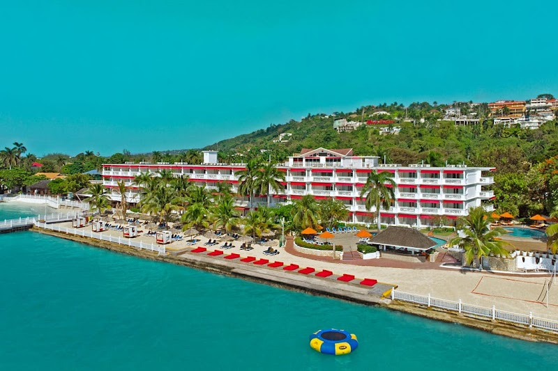 Grand Decameron Montego Beach, A Trademark All-Inclusive Resort thumbnail 5