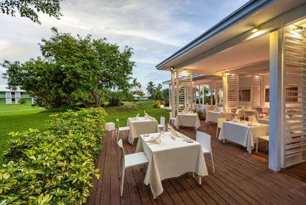 Viva Fortuna Beach by Wyndham - An All-Inclusive Resort thumbnail 4