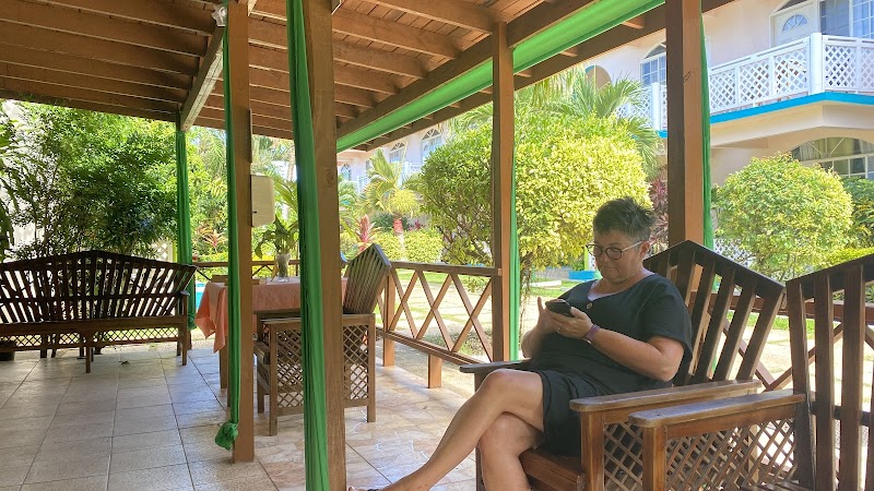 Fun Holiday Beach Resort thumbnail 5