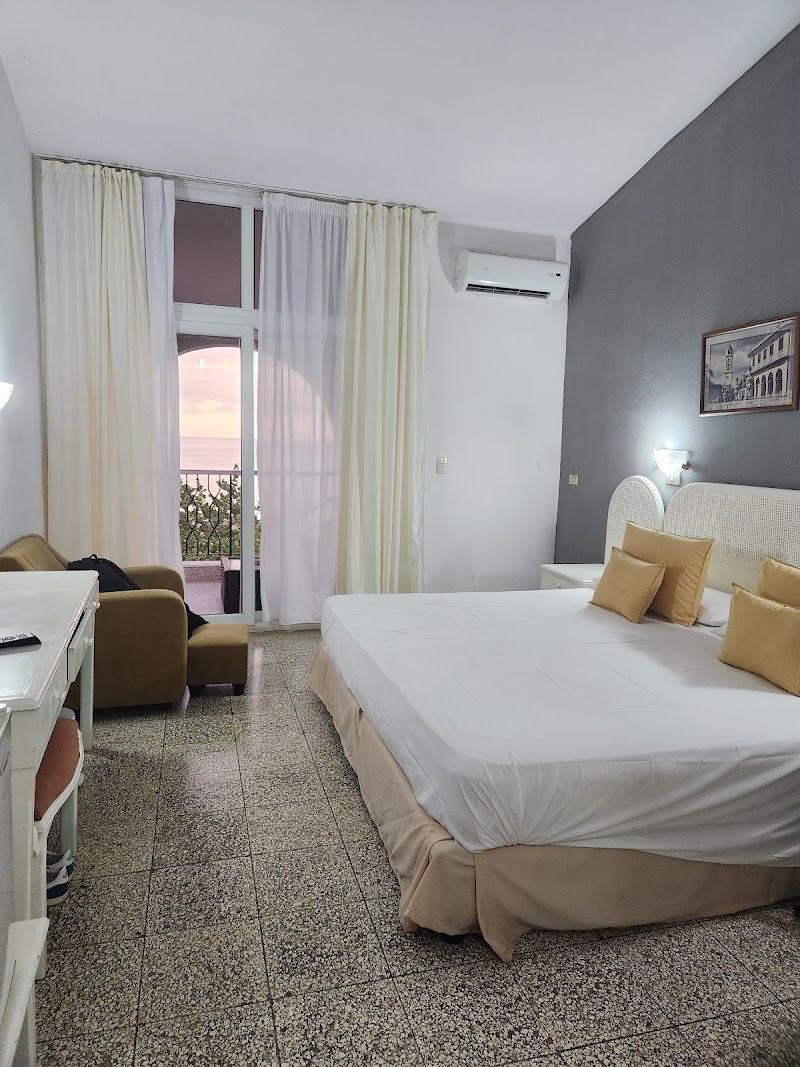 Hotel Club Amigo Ancon thumbnail 2